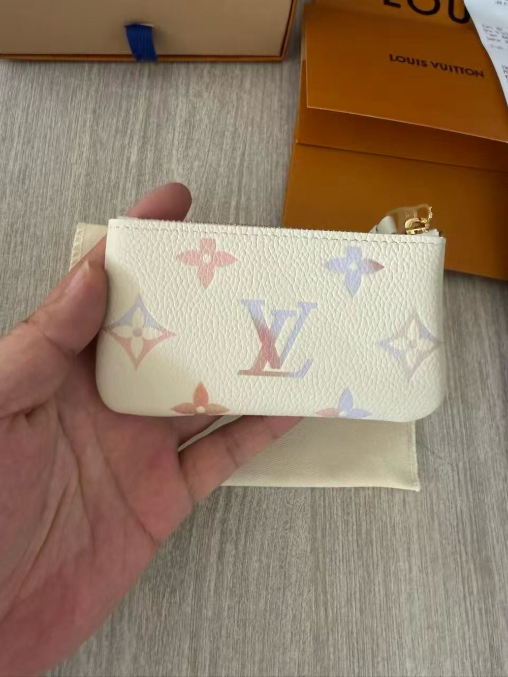 Louis Vuitton Cream Pastel Monogram Key Pouch with Gold Chain - Picture 3 of 15